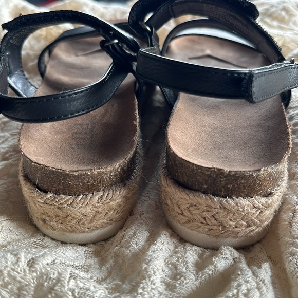 Ana platform Sandals - Picture 4 of 5